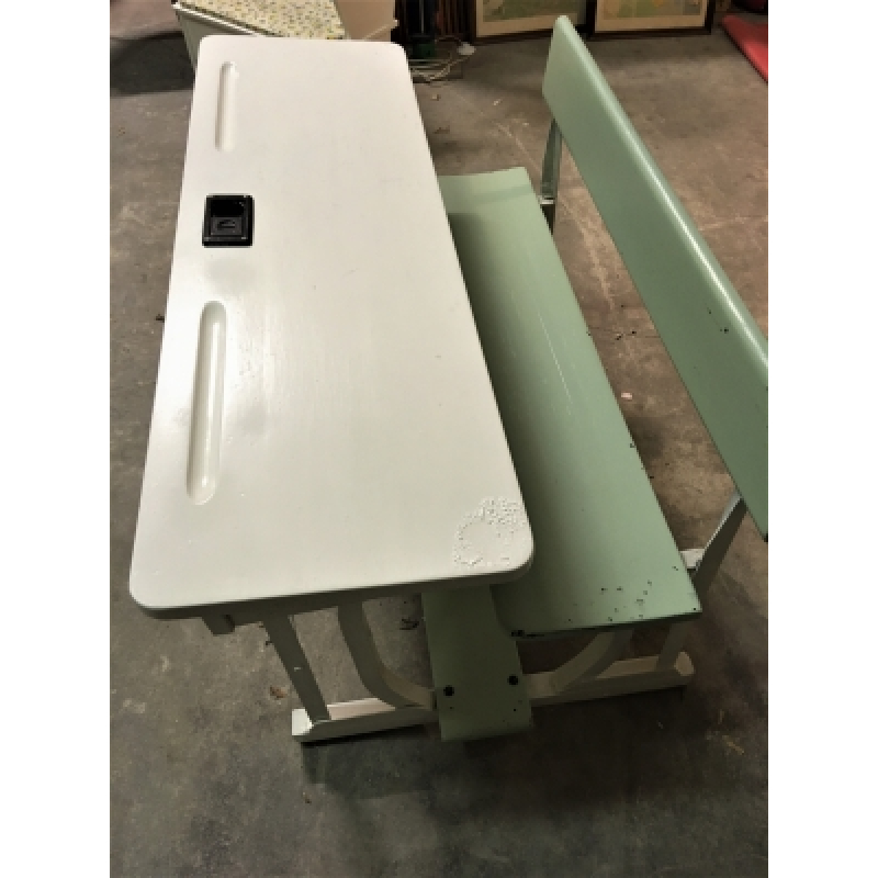 Vintage schoolbankje van de firma Rothuizen uit Heelsum nr 8